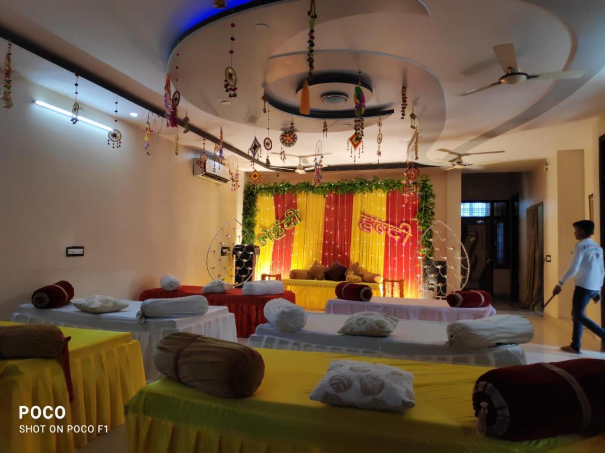 Surabhi Garden Inn ลัคเนา ภายนอก รูปภาพ